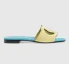 23S Design de luxo Mulheres chinelas de sandália apartamentos de couro genuíno sola de borracha de borracha de couro cortado de couro feitos na Itália intertravando recorte de praia ao ar livre em 35-42-caixa