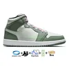 Jumpman 1 Basketball Shoes Mens 1s Mid Barcelona University Gold UNC Chicago Toe Paint Drip Carbon Fiber Dutch Green Womens Men Sports Sneakers Trainers 36-46