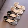 Schuhe Mädchen Prinzessin Sandalen 2023 Sommer Neue Baby Perle Strass Bogen Einzelne Schuhe Mode Rutschfeste Flache Kinder Schuh E963 P230314