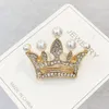 Broche de corona de diamantes de imitación a la moda, broches de alfiler de solapa para traje de cristal de lujo real para mujeres y hombres, accesorio de insignia, regalo de joyería