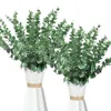 Flores decorativas 5/10pc Eucalipto artificial folhas decorações de Natal verdes Plantas falsas Decoração de casa Casamento Diy Wreath Wreathsale