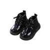 Дизайнер бренда с плоской обуви дизайнер крокодиловый рисунок для девочек для девочек для осенней зимней ковбойской обувь детские кроссовки черно -бежевый F08243 P230314