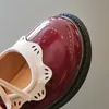 Skor Girl's Princess Wine Red Black Ruffles Elegant Patent Leather Bowknot Children Flat Shoes 21-35 Småbarn Kids Single Shoe P230314