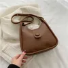 Torby na ramię dla kobiet mody Parcel Kobieta wiosenna moda retro szerokopasmowa torba Messenger Bag