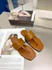 Drapy Flat Thong Slippers Designer Slide Summer Sandals Fashion Beach Flip Flip Flop Leather Leather Lady Lady Women Shoils Slippers Size 35-42