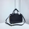 Modna torba na ramię w torbie na ramię Banner Cielak Tote Bag Black Crossbody Bag codziennie z rozmiarem 25 * 19 * 12 cm