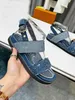 2023 럭셔리 디자이너 여성 Paseo Flat Comfort Sandals Summery Denim 슬리퍼 슬라이드 플립 플롭 운동화 크기 미국 4-11