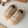 Första vandrare 14-19 cm märke vinter sneakers för småbarn flickor pojkar solid khaki bruna mjuka zip casual skor med varm sammet för 0-6 år barn 230314