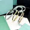 2023 Titanium Steel Bangle Designer Lock Armband Silver Rose Gold Armband för kvinnliga smycken med sammetväska