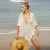 Traje de baño para mujer Crochet Vestido de playa con cuello en V profundo Blanco Sexy Ahueca hacia fuera con borla Trim Cover Up Mujer Traje de baño Ropa de playa Salida de baño Pareo