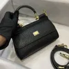 Designer handväska 10 färger kvinnor handväskor lady crossbody axel väskor handväska lyxiga tygväskor toppar kvalitet kohud äkta läder lång rem guld hårdvara påse