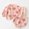 Roupas de roupas roupas de bebê roupas de malha bebê conjunto de roupas de coração suéteres de bebê 2 pcs terno de bebê roupas de nascimento macias 230313