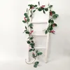 Decoratieve bloemen 2m Kerstmis slinger kunstmatige rode bessen holly blad wijnstok -plantentafel bessen diy krans rattan voor decor