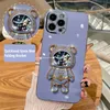 Espaço de glitter brilhante urso areia arejada e astronautas de suporte de suporte de suporte de suporte de silicone suave tampa de suporte dobrável para iPhone 14 13 12 11 Pro máximo 8 mais xr xs max