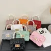 Mini sac à main pour enfants 2023 Sacs à main en PVC Jelly Bag Linger Chain Bags Enfants Pearl Baby Satchel Bag approvisionnement d'usine