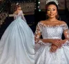 2023 Vestidos de noiva lindos vestidos de noiva Mangas compridas Scoope Botões de Ruffles de Trem Sweeted Sweep Sweep Sweep Swee