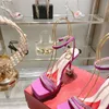 Sandaler romerska senaste mode fuchsia kvinnor skor designer strass dekoration party sko 10.5 cm hög klack med öppen tå ankel remsandal med låda originalkvalitet