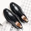 2023 Nya Oxford Shoes Dress Shoes Classic Business Formal Shoes Man Banket Wedding Shoes Office Mens Wingtip Boos Derby Shoes