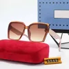 10% de descuento en el diseñador de lujo Nuevas gafas de sol para hombres y mujeres 20% de descuento en el extranjero Gasses de moda de viajes 9049