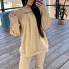 Kvinnors tvåbitar byxor Vinterbrev Två stycken Set Women Fleece Long Sleeve Hoodie Tops och Jogging Sweatpants Suits Loose Femme Tracksuits L230314