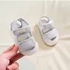 Första Walkers Summer Baby Sandals för pojkar Girls Breattable Solid Color Soft Soled Anti-Slip Chiles Shoes Fashion Toddler Kids Sneakers 230314