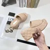 Beige 8.5CM Talons Pantoufles En Cuir De Veau Sandales Compensées Femmes 23ss Cuir Véritable Rembourré Pompe Sandale Designer plaid Mules Curseur Tongs Fond Épais Diapositives