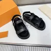 Paseo Pillow Flache Komfort-Sandalen, Designer-Damen-Sandale, braun bedruckt, Doppelschnalle, schwarz geprägt, luxuriöse, lässige Sommer-Hausschuhe