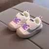 Premiers marcheurs tricotés chaussures pour tout-petits couleur unie avec motif animal de dessin animé bébé fille semelle souple baskets plates enfant garçon première marche chaussure décontracté 230314