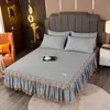 Jupe de lit ensemble de literie jupe de lit solide avec taies d'oreiller draps de lit housse de matelas roi reine taille double couvre-lit sur le lit 230314