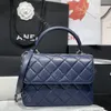 Kadın Moda Kanal Çantaları Çanta Tasarımcı Koyun Dinini Tote Çanta Flep Debriyaj Gümüş Donanım Zinciri Crossbody Bags 10A Gerçek Deri Elmas Kafes Çekişleri