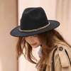 Beretti vintage autunno inverno inverno cappello per le donne grandi brim brim khaki khaki decorazione della catena jazz tappo per abito formale fedora