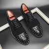 Chaussures en cuir pour hommes, rivets originaux faits à la main, Style Punk, chaussures de luxe de styliste, mocassins pointus noirs