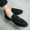 Nuevos zapatos informales de cuero de diseñador para hombre, zapatos formales Brogue para hombre, mocasines con borlas, cómodos mocasines de ante negro y marrón