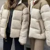 "Gezellig en stijlvol dameswinterfleecejack - Bovenkledingjas van imitatieschapenvacht met suède bontrand, perfect voor koud weer"