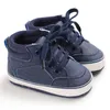 Första Walkers Brand Born Baby Boy Shoes Soft Sole Crib Shoes Warm Boots Anti-Slip Sneaker Solid Pu First Walkers för 1 år gammal 0-18 månader 230313