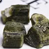 1PC Naturale Tormalina Verde Pietra Grezza Pietra Preziosa Minerale Campione di Cristallo irregolare Guarigione Smagnetizzazione Complementi Arredo Casa Raccogliere