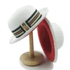 Chapéu de chapéu de borda ardente Fedoras para homens chapéus de jazz chapéu feminino feminino colorido tampa de penas acessórios de caça