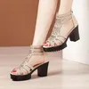 Gai High Heels Gladiator Woman Open Head 섹시한 검은 리벳 블록 힐 플랫폼 신발 여름 지퍼 크기 35-40 Women Sandals 230314