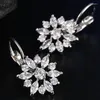 Dos Boucles D'oreilles Vente Boutique Fleurs Colorées Strass Et Vente En Gros