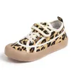 Sapatilhas crianças sapatos de lona jardim de infância bebê macio criança meninas leopardo respirável casual meninos confortável sneaker branco 230313