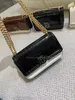 Retro Damalı Çanta Zinciri Çanta Crossbody Bag Omuz Çantası Flep Sıradan Moda Patent Deri Metal Logosu Siyah / Beyaz / Sarı / Siyah ve Beyaz Boyut 22 * ​​14cm