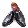 Lyxmärke äkta läder män loafers skor svart slip på casual manliga skor bröllopskontor affärsmän skor storlek 39 till 46