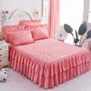 Falda de cama Colcha acolchada engrosada Estilo princesa coreana Falda de cama de encaje de doble capa Color sólido Queen King Size para decoración de bodas 230314