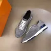 Scarpe da corsa da uomo di marca di lusso Scarpe sportive moda casual per uomo Scarpe da ginnastica da uomo traspiranti da passeggio atletico all'aperto MKJKKK qx116000003