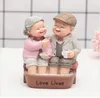 Decorative Objects Figurines Grandparents Model Ornament Creative Sweety Lovers Couple Ornaments Modern Home Decoration Living Room For Gift ZM904 230314