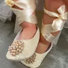 Premiers Marcheurs À La Main Vintage Dentelle Bébé Fille Ballet Berceau Chaussures De Luxe Infantile Perles Robe Baptême Robe Tenue Chaussures avec Bandeau 230314