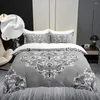 Ensembles de literie Ensemble de motifs de fleurs élégantes Housse de couette en peluche et douce 220X260 Luxe Double King Bed Warm Quilt