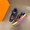 Spring Men Shoes Lüks Designer Spor Sneaker Beyaz Mat İnek Kalıcı Aynı Renk Dış Tabanı ile Eşleşiyor 38-45 MKJK000002