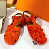 Sandaler lyxiga kvinnliga designers Sandalias de Mujer äkta läderspännband Moderna romerska skor 3A
