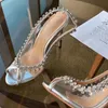 2023 여름 신규 뾰족한 샌들 스터드 모조 다이아몬드 체인 샌들을 가진 투명 PVC 세련된 스틸레토 다색 여성 신발